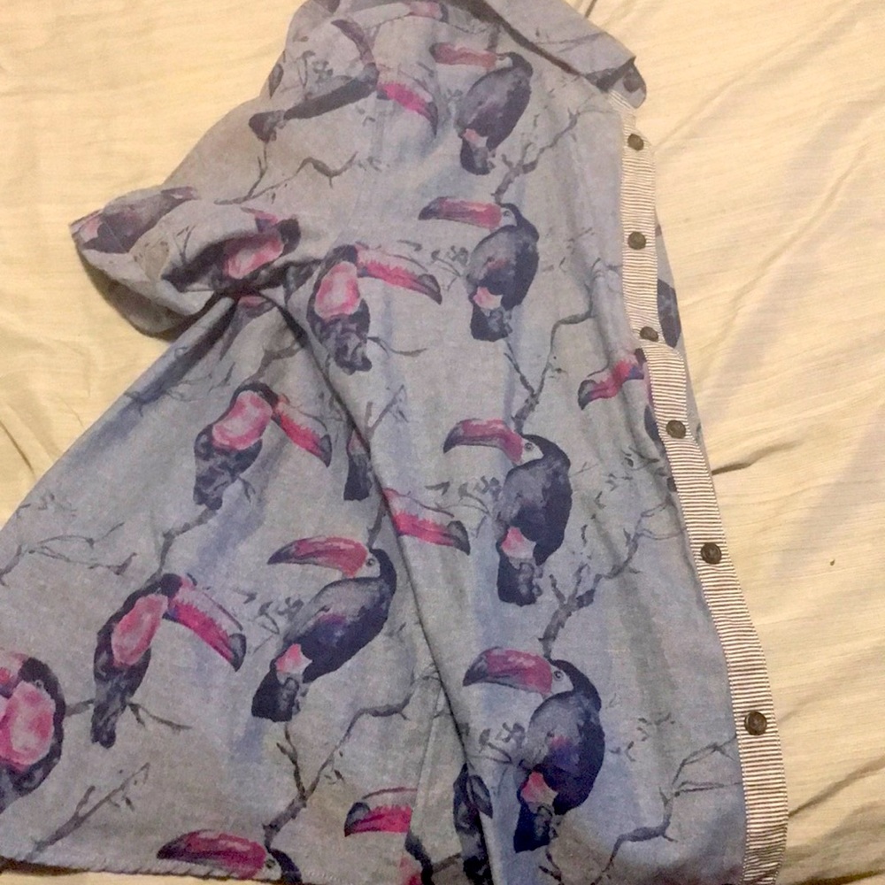 A casual beach shirt will go great with some good shoes